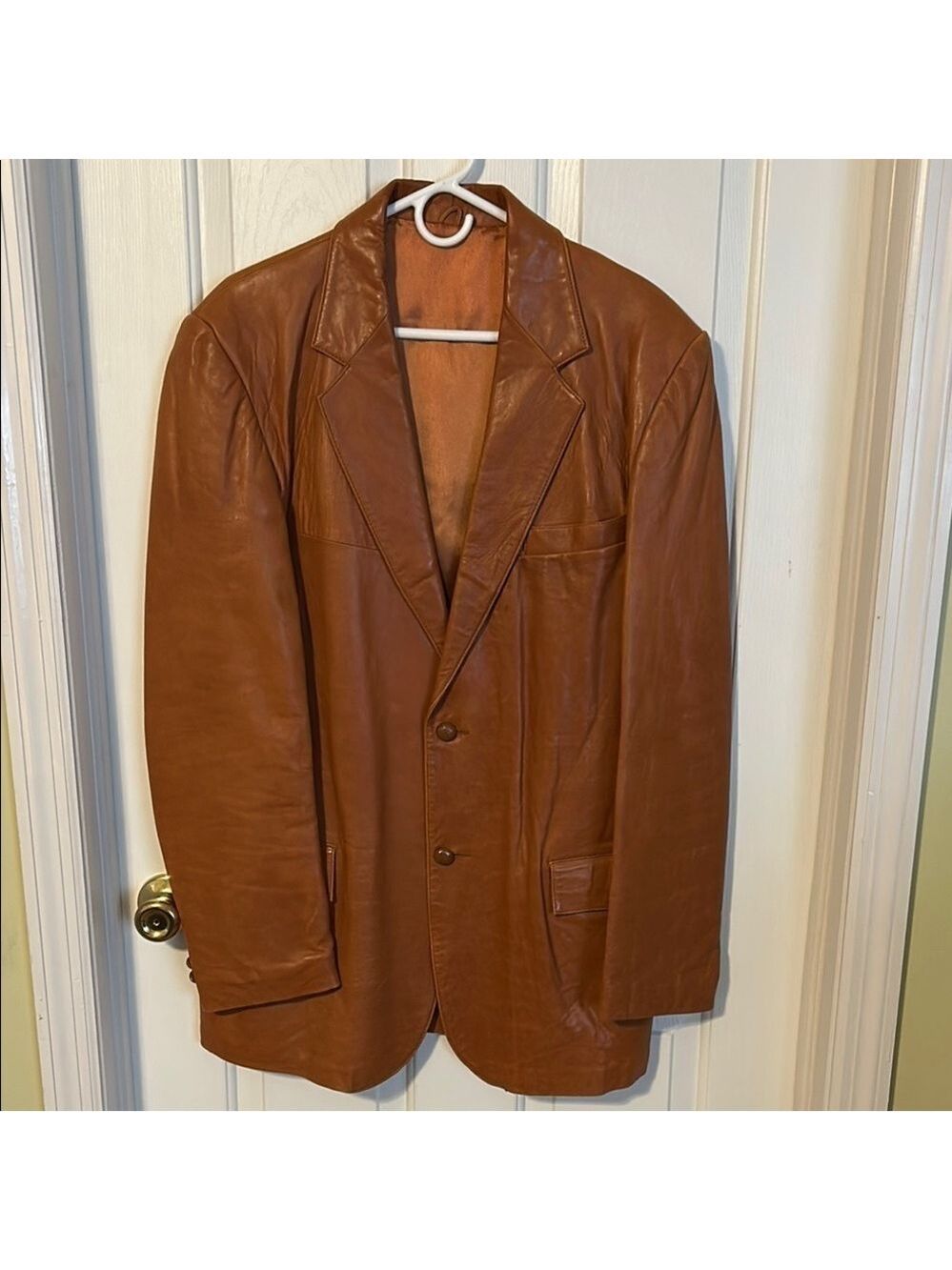 Brown Sport Coat with Classic Design and Relaxed Fit